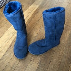 Brand new tall navy blue UGGS!